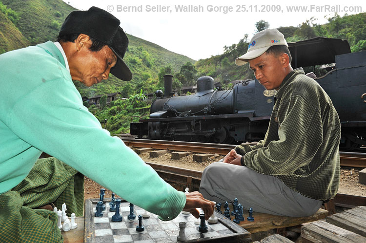 Chess players in Wallah Gorge