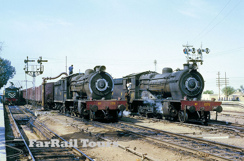Steam in Pakistan: Kotri Jn. HG/S 22216 and class mate 2275